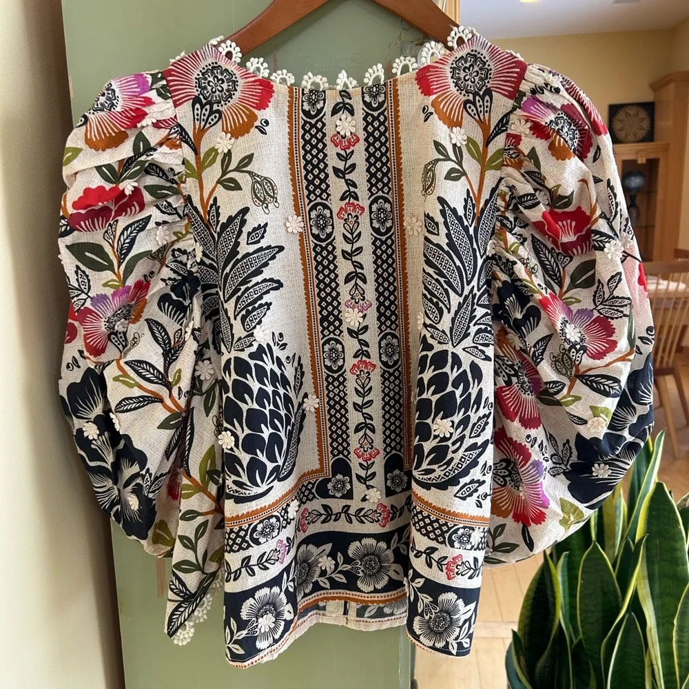 FARM Rio Romantic Garden Blouse 100% Cotton Tan w/Tropical Floral Print Sz Small - Picture 6 of 14